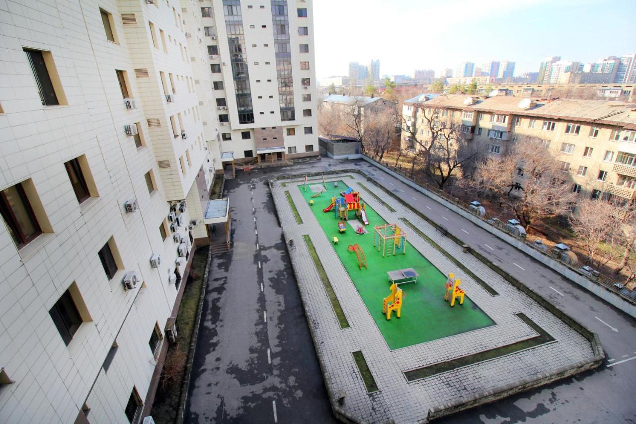 3-Комнатная Рядом Ботаничесикй Сад, Атакент Almaty Bagian luar foto